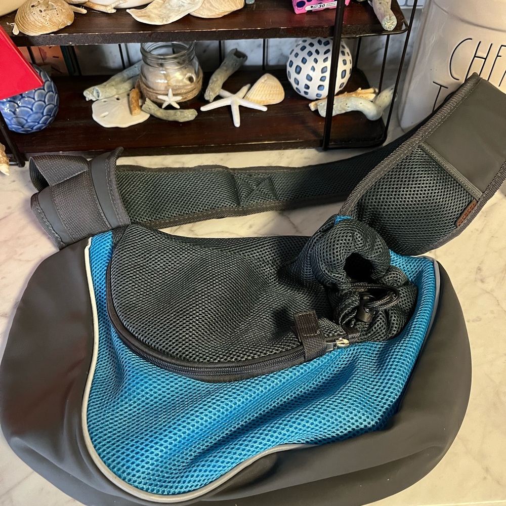 Yudodo hands free small dog or cat carrier - crossbody for easy transport